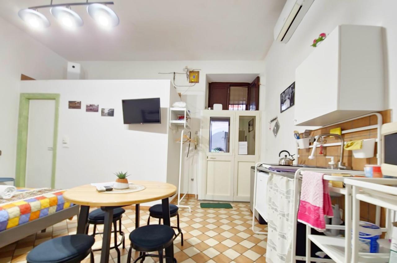 Ferienwohnung La Casina Di Promised Land Napoli Exterior foto