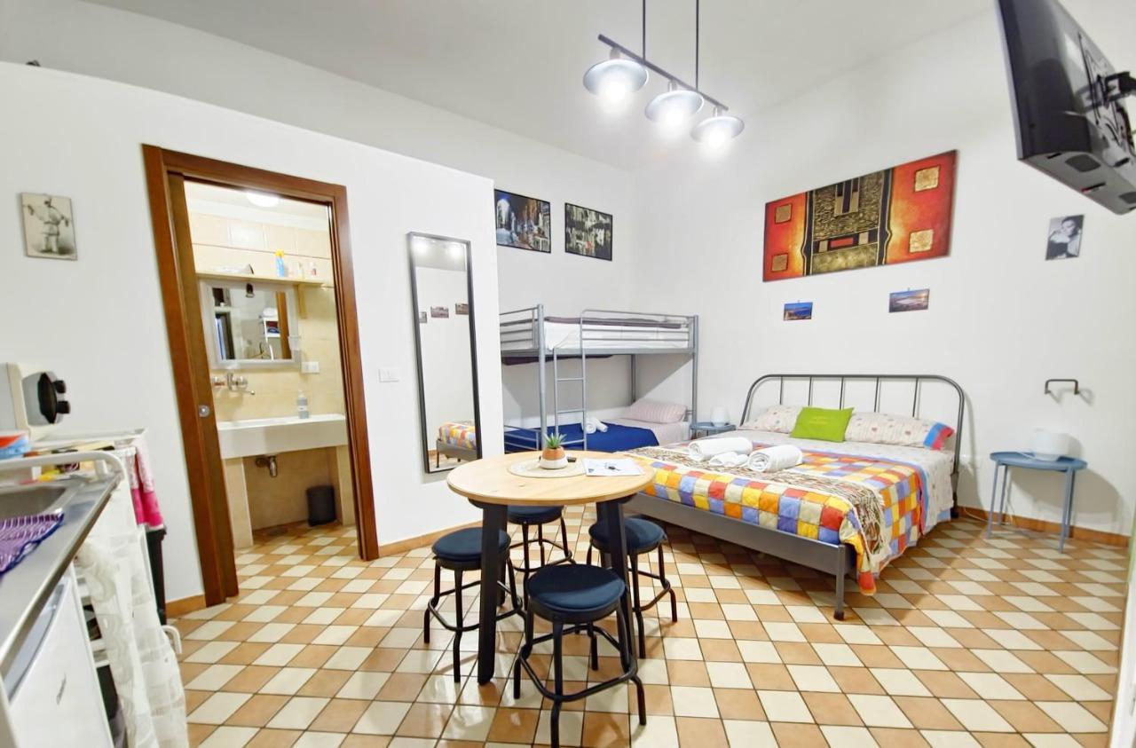Ferienwohnung La Casina Di Promised Land Napoli Exterior foto